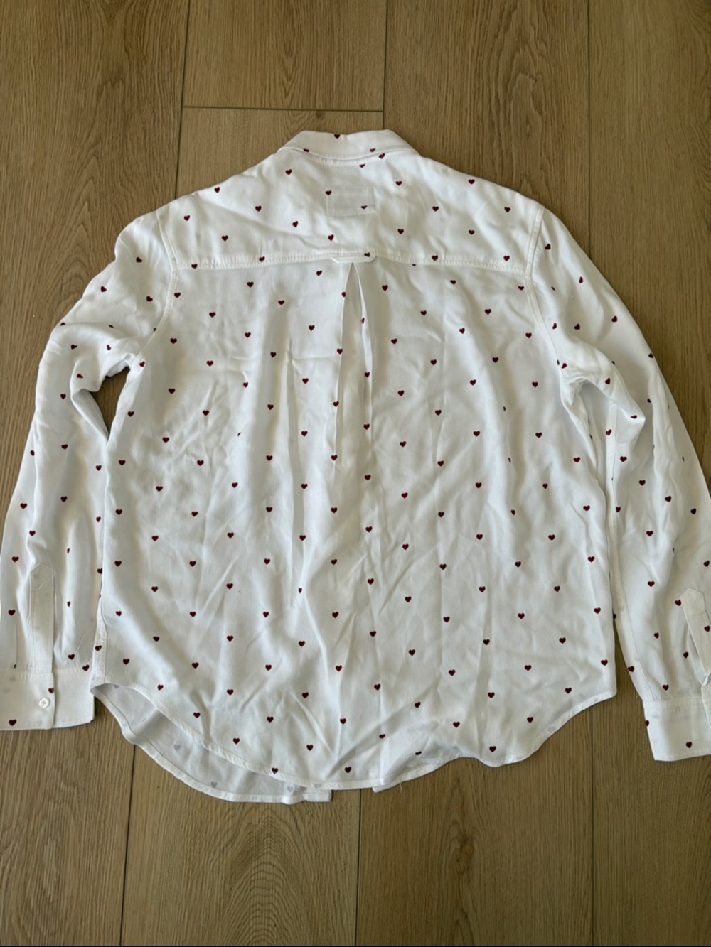 Rails Women's Heart Print Button Down Shirt Size M White Red Hearts Blouse - Picture 6 of 6
